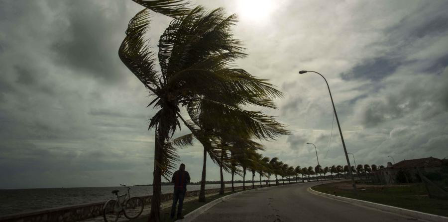 Irma Toca Tierra En Cuba