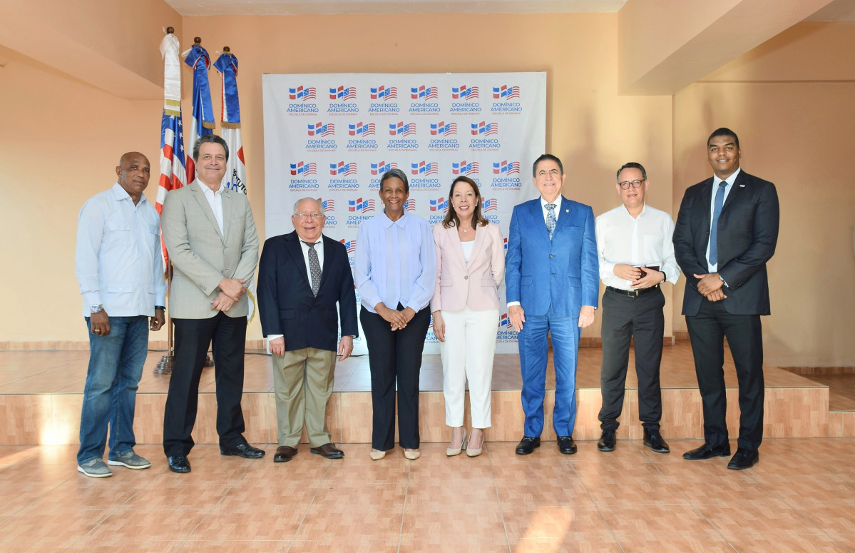 Eladio Arias, Ramu00f3n Sosa, Manuel Tejada, Mercedes Rodru00edguez,Elizabeth Wilde, Milcu00edades Franjul, P. Miguel Parra, Robert Valcin